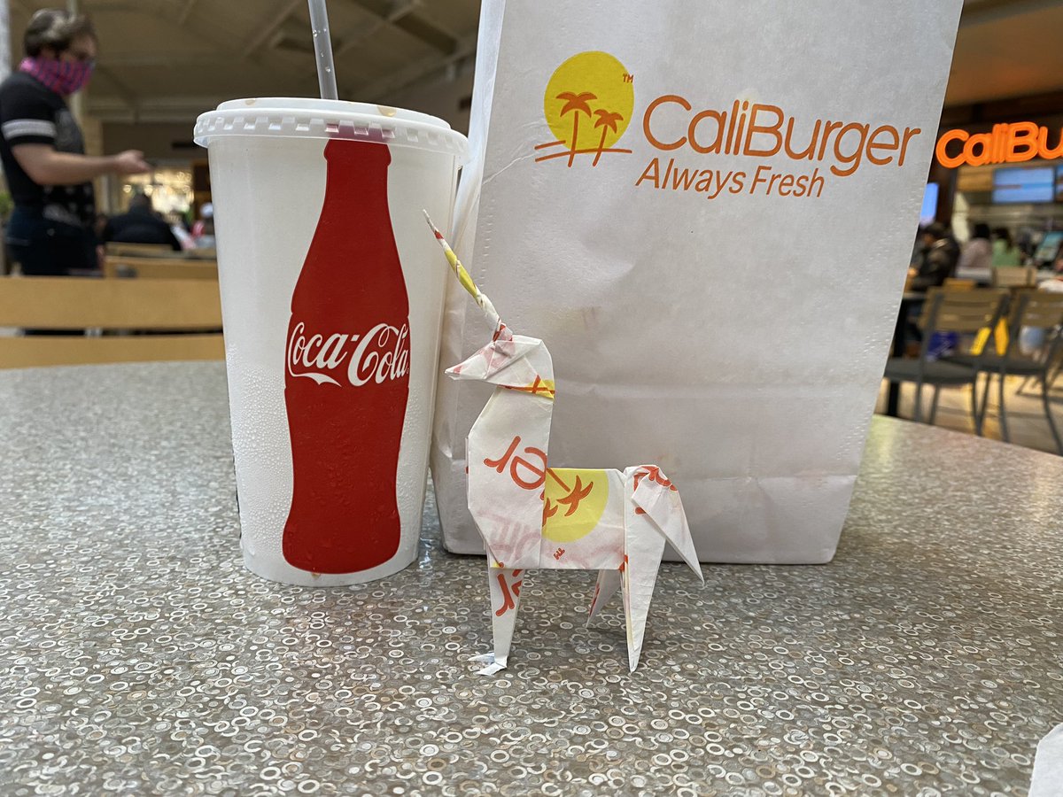 iamwanzjr's tweet photo. #caliburger #origami #unicorn #origamidrop #findme https://t.co/fMuaDYqFLK