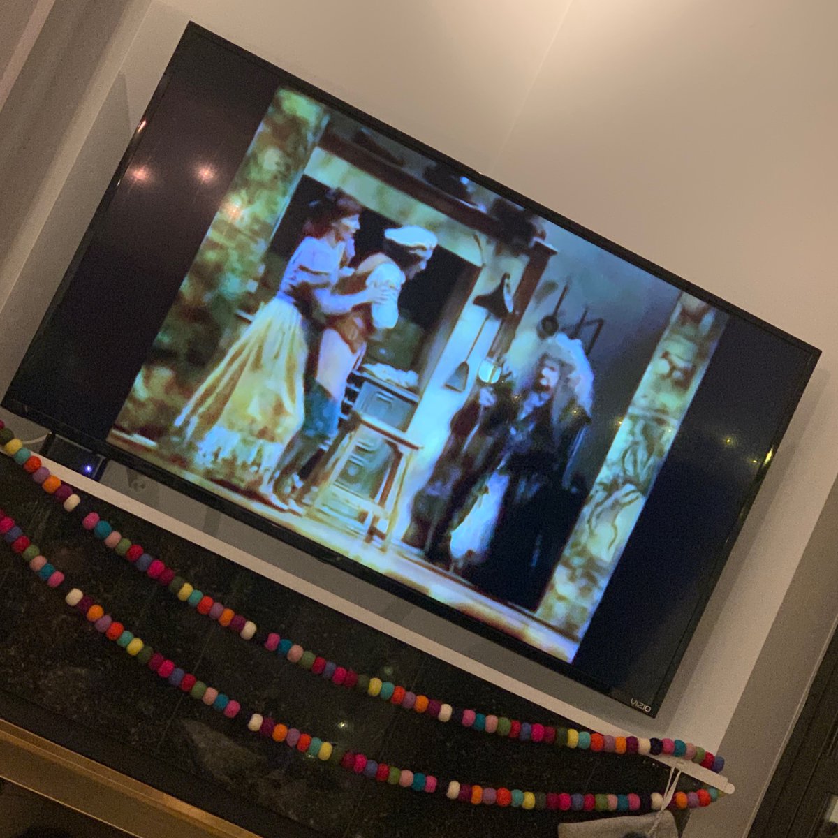 kafine's tweet photo. they really put this whole ass musical on PBS 30+ years ago and people are still out here trying to convince us more access to filmed shows will kill the industry. https://t.co/cLe93n9gf3