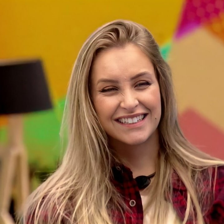 joailudida's tweet photo. Parabéns minha borboleta mais linda 💜🥳

BDAY DA DIAZ https://t.co/02xKfgo1su