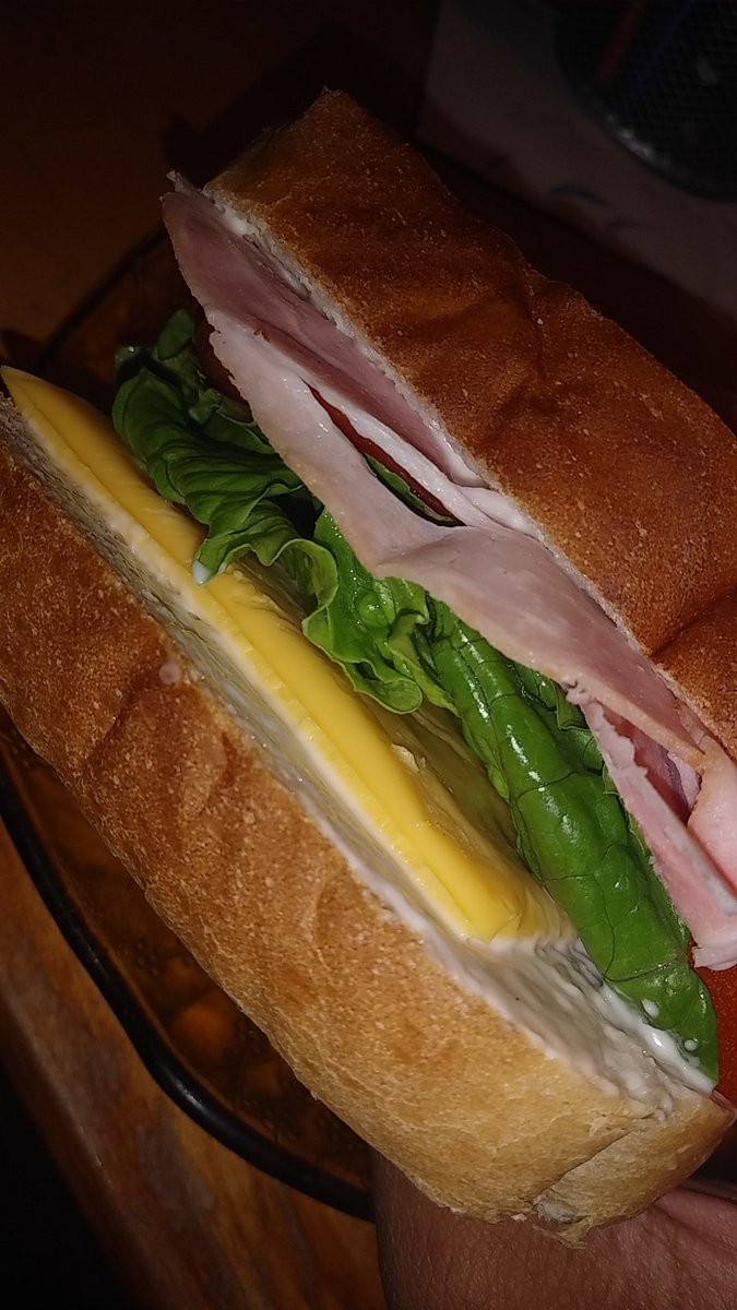 Justmarcc's tweet photo. Mon sandwich pour la Final!! #stines for the win!! @patodofficiel #ODDANSLOUEST https://t.co/pbmKfC8iJb