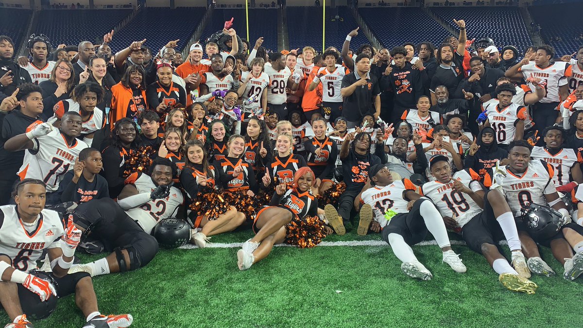 BHS_Sec1's tweet photo. STATE CHAMPS‼️‼️ So proud of our Tigers #taptaptap https://t.co/iol5DcVCob