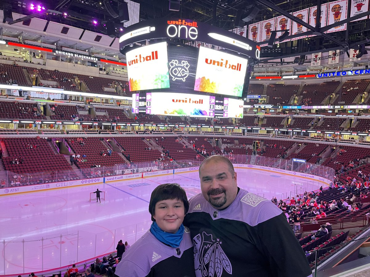 solidbustin's tweet photo. Lets go Hawks! #LetsGoHawks @NHLBlackhawks https://t.co/BfDJf18Cev