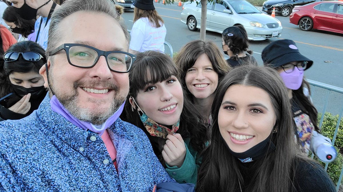 KpopDAD1's tweet image. Got my family, my kids, and my wife. (Some of my family, have a big family) #PermissionToDanceOnStageLA #BTS @BTS_twt