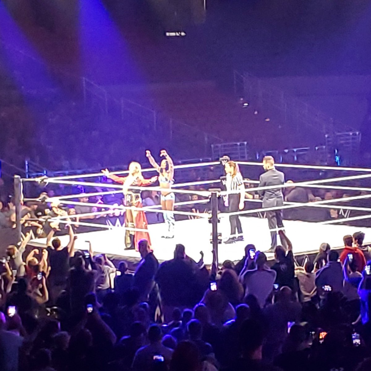 #liveresults #wwecharleston #wwecharlestonWV #wwe .@wwe .@WWELadyRefJess .@SashaBanksWWE .@MsCharlotteWWE .@AustinMRomero #MikeRome