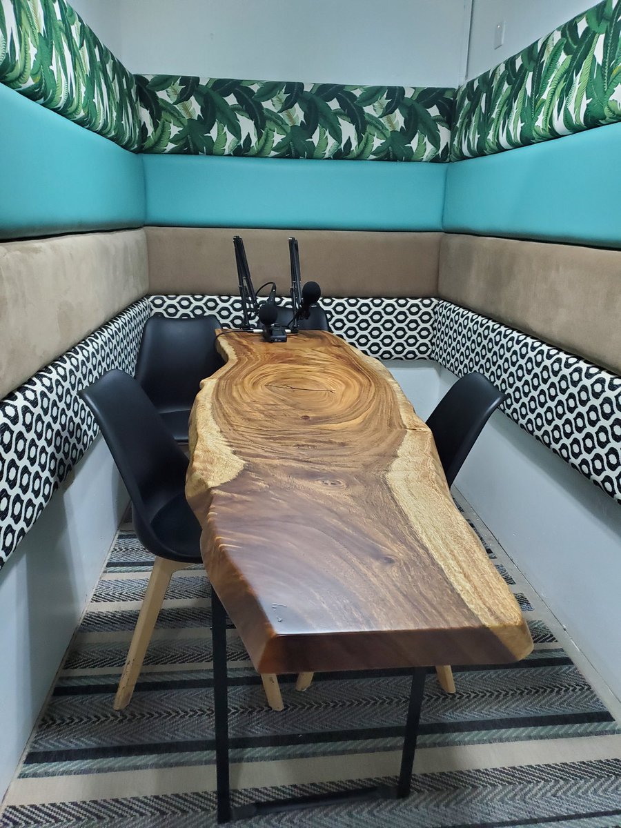 CaroleBeckford's tweet photo. Example of the quality of the space @kgncreative @CorpEccentric #PullUpAChairJa https://t.co/zt7BA4u5Is