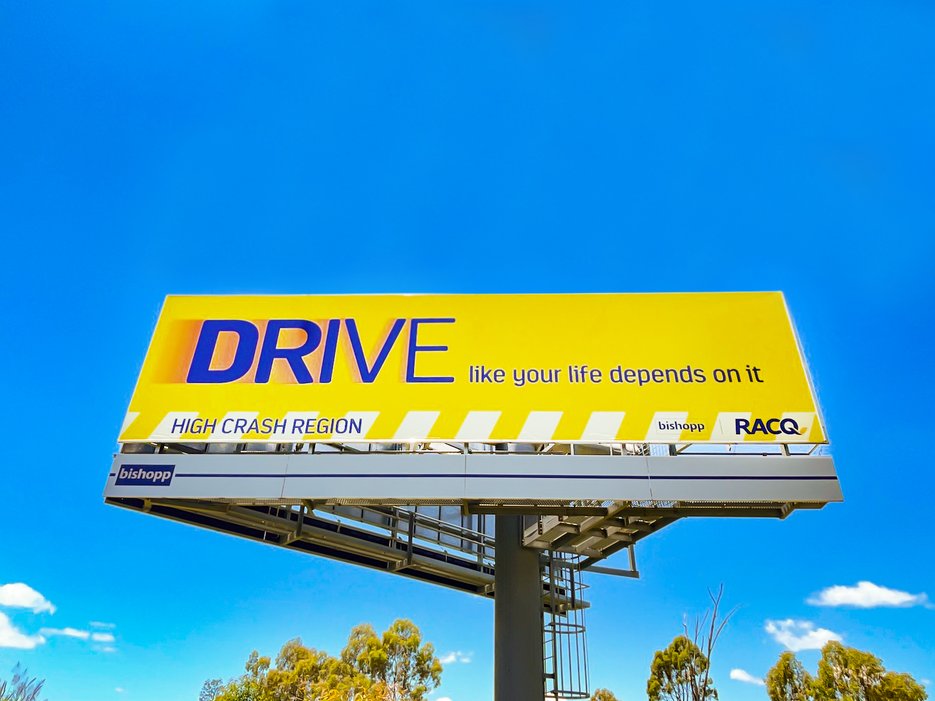 RACQOfficial's tweet photo. More than 40 roadside signs have been installed in Qld in partnership with Bishopp Billboards asking motorists to 'Drive Like Your Life Depends On It' this festive season. 

Sadly, more than 260 people have been killed in crashes so far this year. 👇

https://t.co/gOJXi0bOIn https://t.co/cpdVjKc8Bo