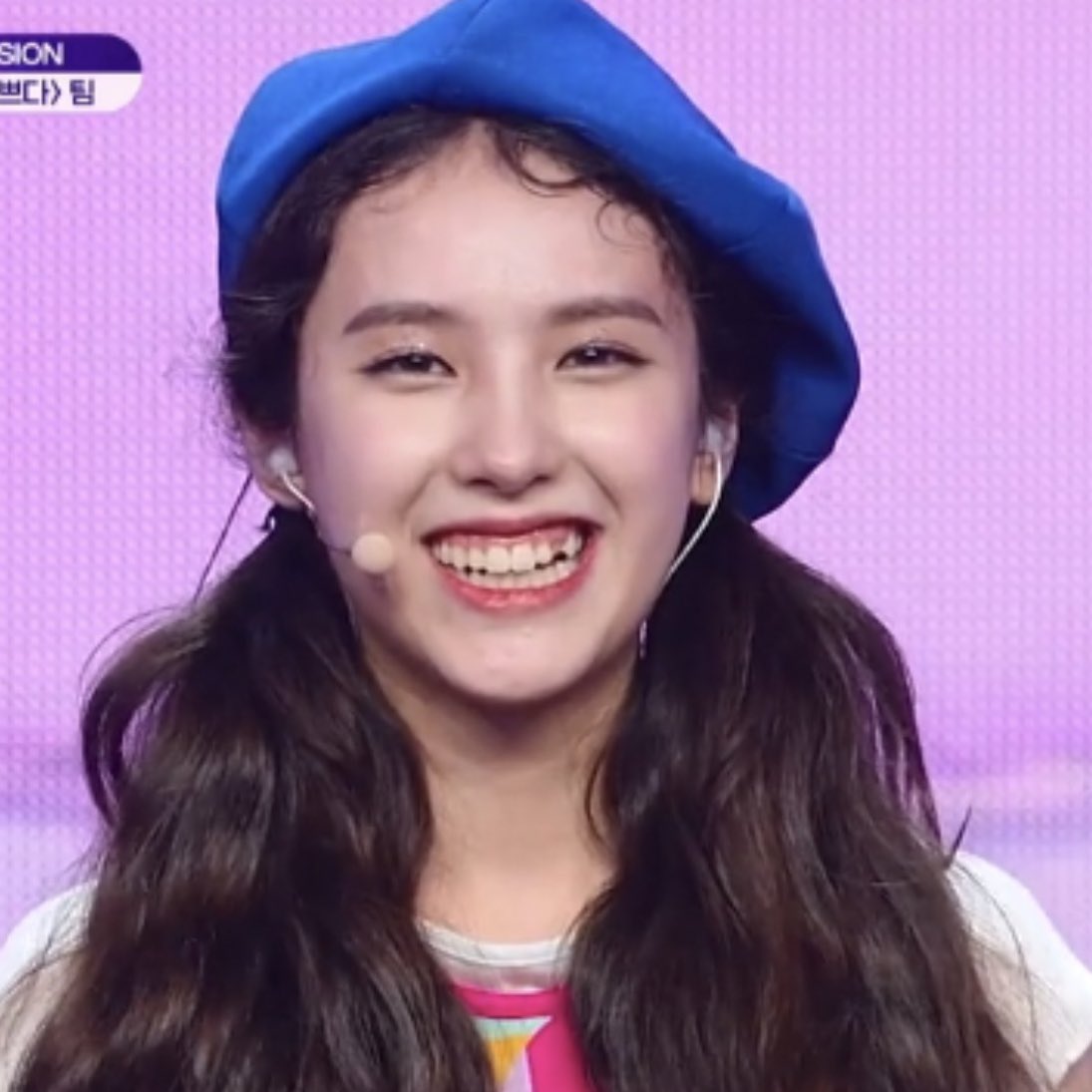 myahfiles's tweet photo. myah using a beret <3 https://t.co/dHW4RjbBrr