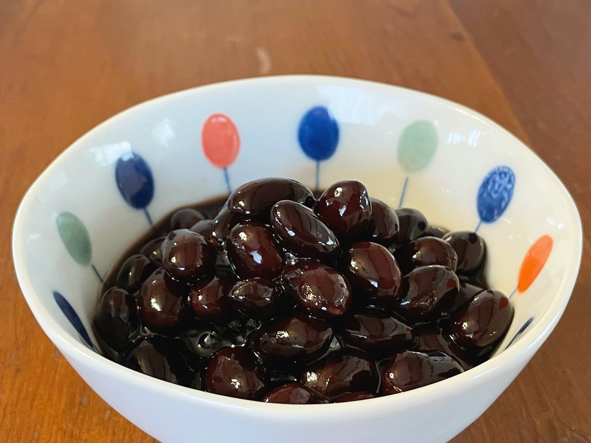 🐄🗻✨ 一昨日から仕込んでいた黒豆の煮物が完成しました😋🌸 美味しくできた🌸 ・・・・・・・・・・・・・・ I made black soybean stew😋🌸 (The taste is 