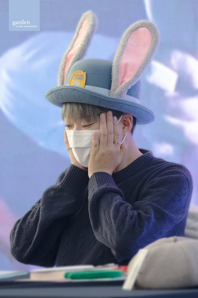 gardenSAN_'s tweet photo. 산아오늘도좋은하루보내너는나의첫번째니까!!!!
#안산 #김안산랑해 https://t.co/16mZ26hFUn