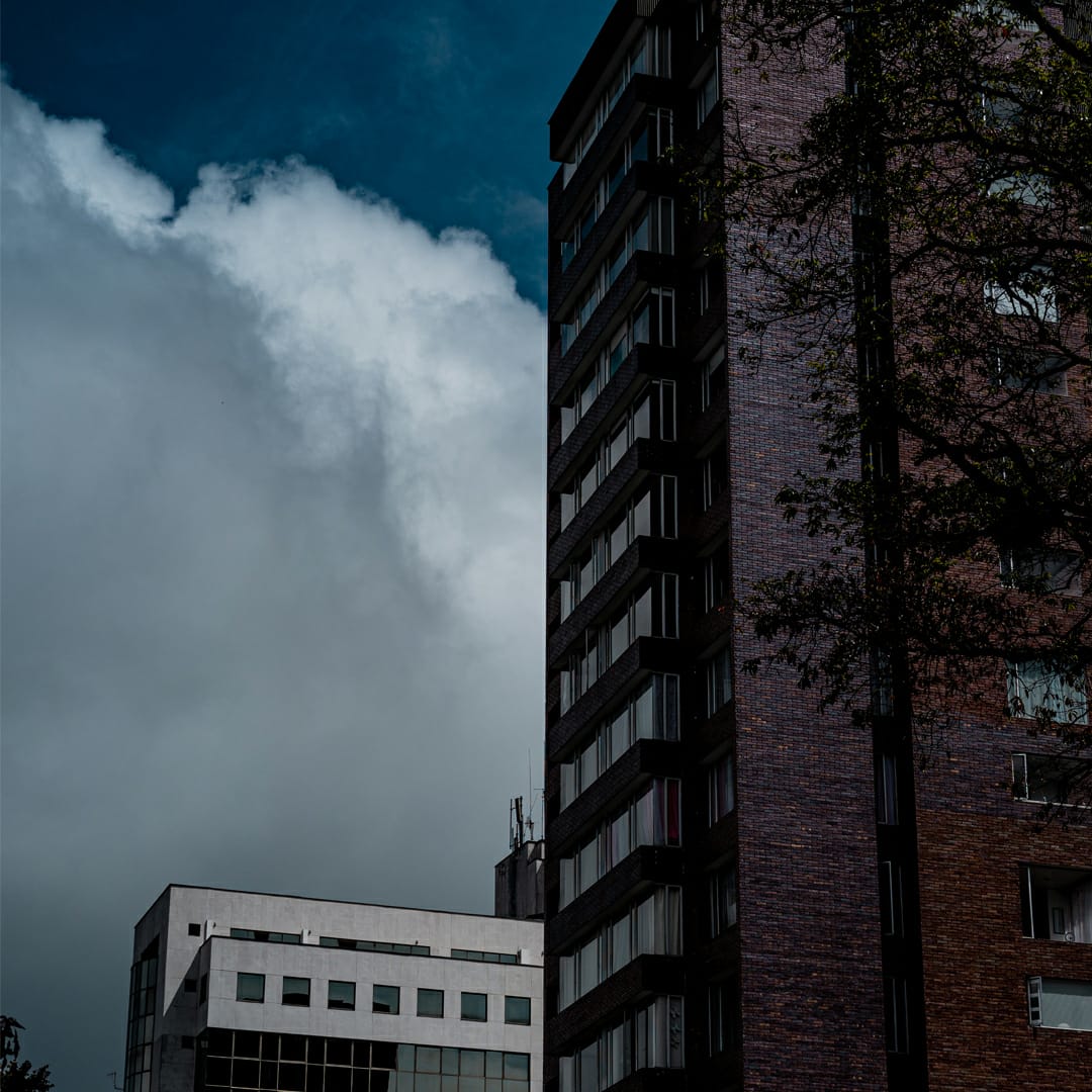 manicomparte's tweet photo. A través del arte nos vemos y descubrimos de nuevas maneras, la fotografía ha sido ese acompañante descubriendo de nuevo la ciudad.
Foto: Hector Moscoso 
#Fotomaratón  #Fotografía #Arte #Historia #Foto #manizalescomparte #manizalescultural #artistasmanizales https://t.co/1bFHpEnnqH
