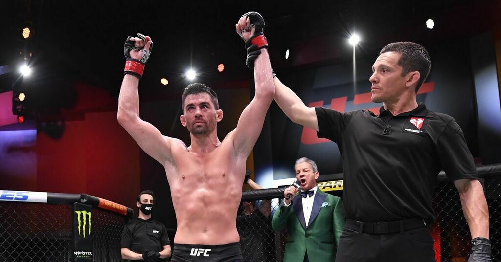 Dominick Cruz questions fighters who retire undefeated: ‘Could you have just pushed a little harder?’ 

#UFCvegas35 #UFC265 #UFC266 #UFCFightnight #MMA #UFC https://t.co/0kAKR39UqX