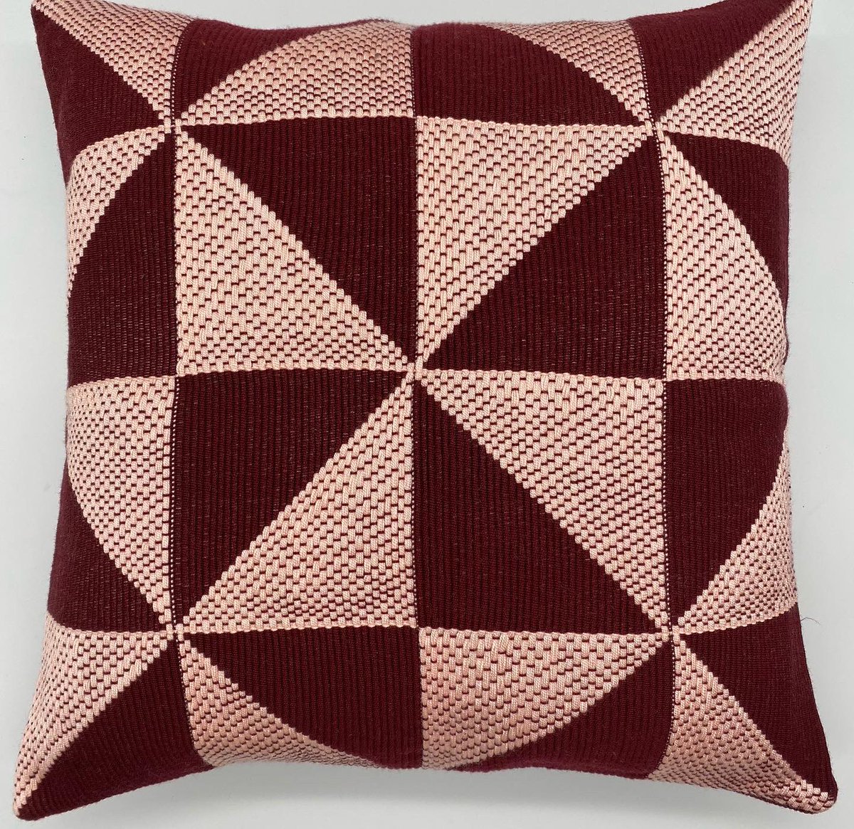 shopmanomagna's tweet photo. Buy #SmallBusiness 20% off with code: GIVETHANKS  
#CyberMonday #ad #SmallBusiness 

Everything handmade by artisans from around the world! 
https://t.co/eiEkbYLfdw https://t.co/mDAcXHixPn