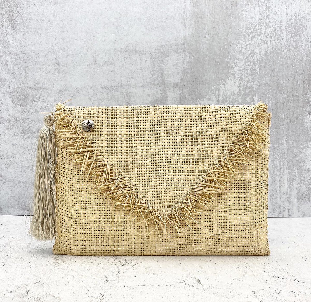shopmanomagna's tweet photo. Buy #SmallBusiness 20% off with code: GIVETHANKS  
#CyberMonday #ad #SmallBusiness 

Everything handmade by artisans from around the world! 
https://t.co/eiEkbYLfdw https://t.co/mDAcXHixPn