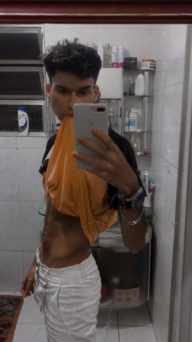 deaabros's tweet photo. aí que sorte 🔥🔥 https://t.co/92hpl6u7lp