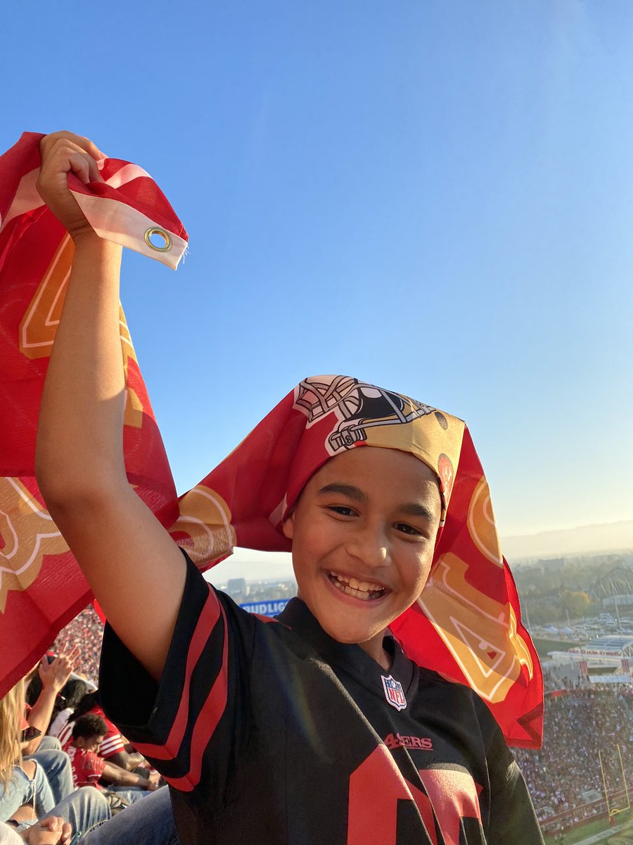 SamiaShoman's tweet photo. @49ers This kid is having the time of his life! https://t.co/CpvpyO6H7k