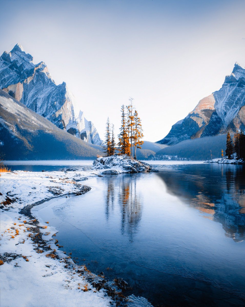 jguzmannnn's tweet photo. Winter in the Canadian Rockies 🇨🇦 https://t.co/O9R3owyRXt