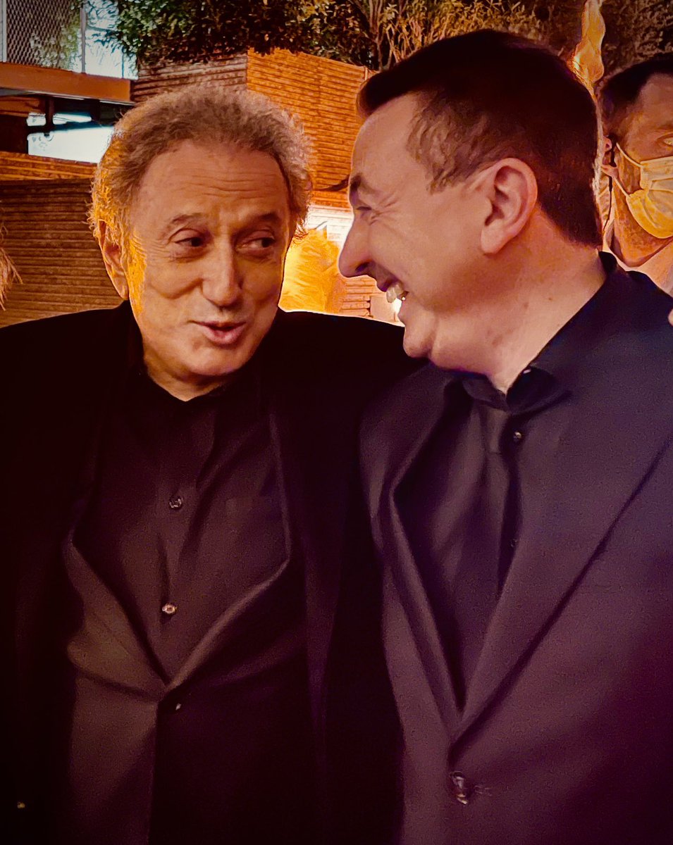 geralddahan's tweet photo. SOIREE #CITESTARS où j’ai reçu à Paris le prix du meilleur humoriste de l’année 2021, aux côtés de ma chère et tendre Claire, avec l’ami de toujours #MichelDrucker https://t.co/AMMAz3E4KC