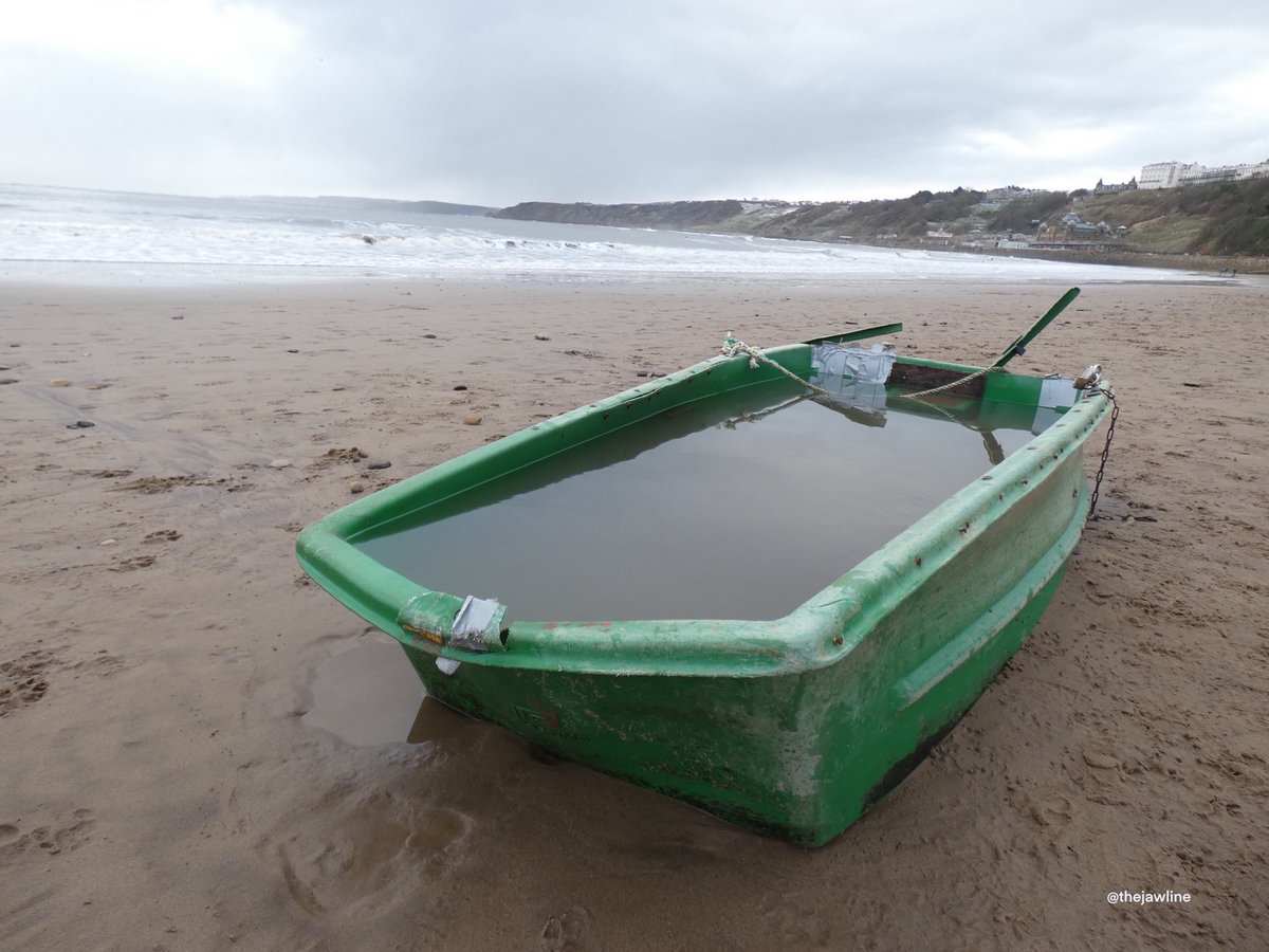 thejawline's tweet photo. The owl and the pussycat went to sea in a beautiful pea green boat…. #boat #peagreen #noowl #nopussycat #coast #northsea #scarborough #southbay #beach #sand #owl #pussycat #waves #silvercloud #gaffatape #lovelocks https://t.co/uN0tC7j3so