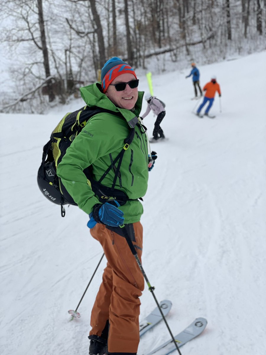 ssutner's tweet photo. Gr8 day #uphilling #alpinetouring and downhill #skiing at a @ski_vermont ski area near you https://t.co/4OrBmBpEXf
