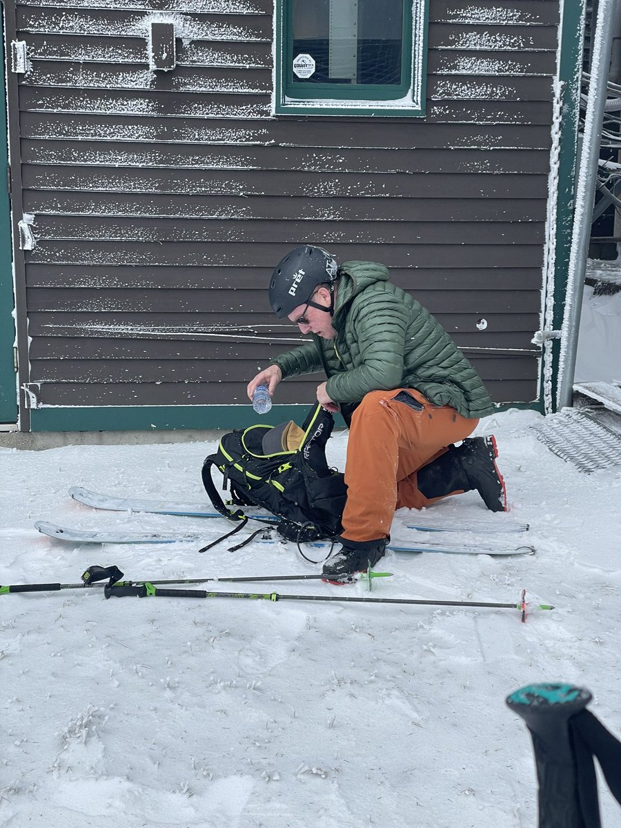 ssutner's tweet photo. Gr8 day #uphilling #alpinetouring and downhill #skiing at a @ski_vermont ski area near you https://t.co/4OrBmBpEXf