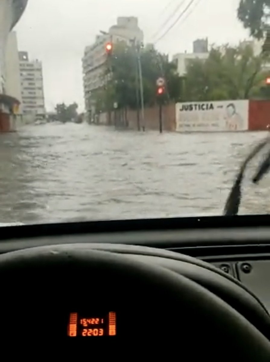 MontenegroViki's tweet photo. 14 años de gestión y nos sigue tapando el agua ... https://t.co/uVcXnQiwzT