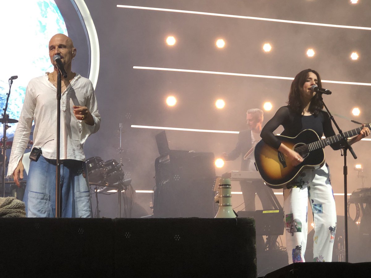 antrdav's tweet photo. @RealTimBooth Just arrived home from your Cardiff gig, my first ever @wearejames gig and OMG what an increadible experience! 🥰 literally front row and we all felt the love! 🏴󠁧󠁢󠁷󠁬󠁳󠁿 https://t.co/kCCbEQtjnk