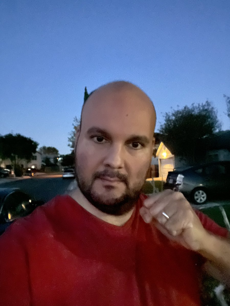 SephiHakubi's tweet photo. My first run after Thanksgiving, wasn’t as bad as I thought it’d be but geez it got cold and dark too early. #RaveMachine https://t.co/dh4yiTUM1Q