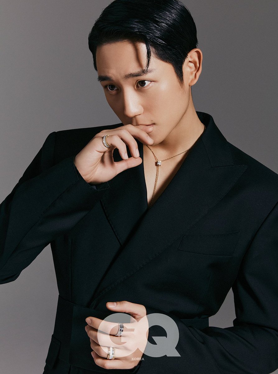 Actor Jung Hae In is confirmed to play the main character named Dongsoo. In the webtoon, he is a man with super regenerative abilities. When he was a student, Dongsoo was kidnapped by an organ...