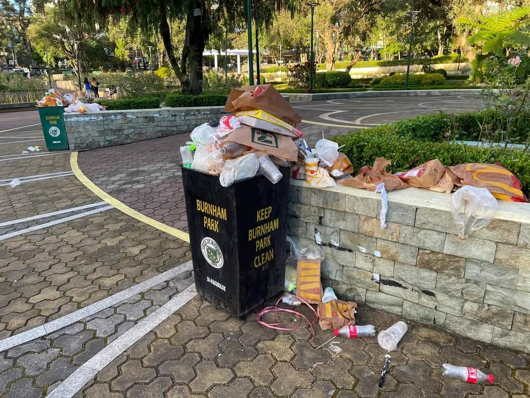 To all Baguio visitors: Kindly dispose your trash properly. If you see that the bin is already full, carry your trash with you and look for other bins where you can throw it.

We love our city and we welcomed you. We need you to respect it. Thanks! 

#baguiocity
#thisisnotok