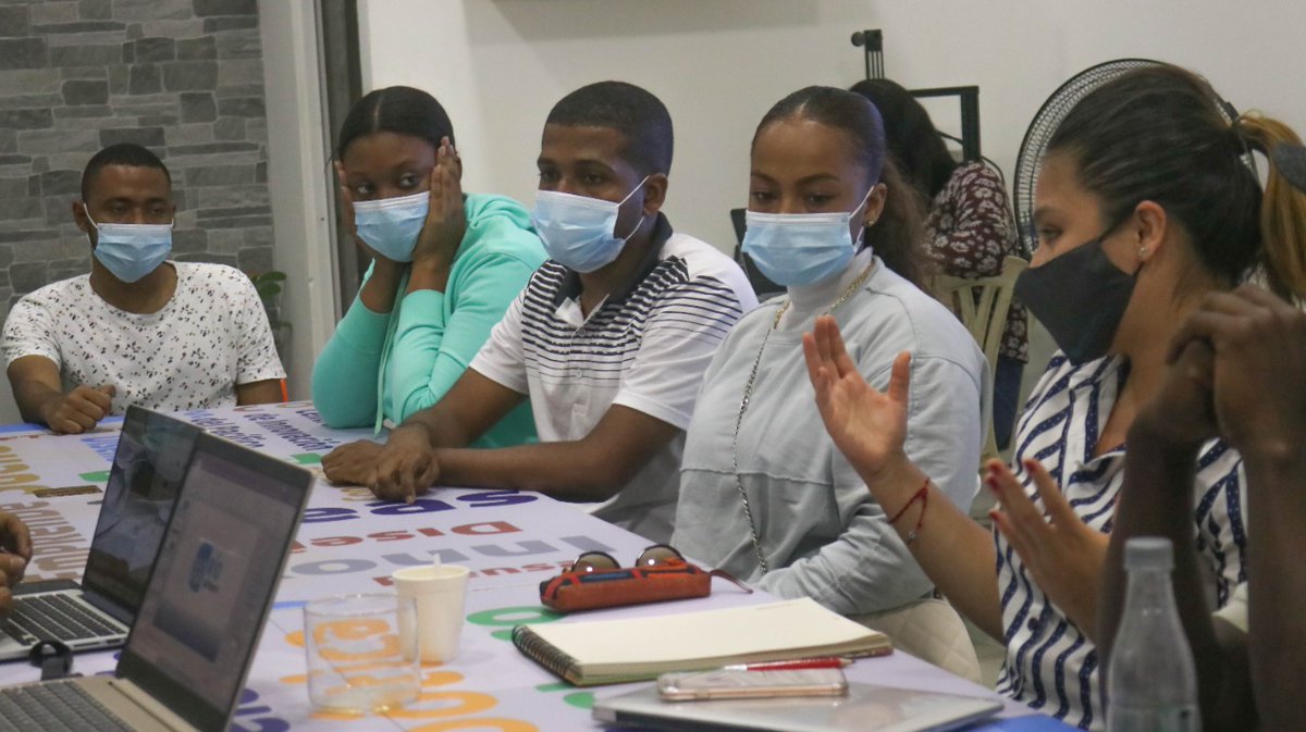 #RíoSoftware
"Ustedes son la vanguardia del cambio, todo lo que hacemos junto a la Escuela de Robótica del Chocó es porque creemos en sus capacidades para transformar el Pacífico desde las nuevas tecnologías", Katherin Hernández, Gerente de Juventudes de <a href="/ManosVisibles/">Manos Visibles</a>