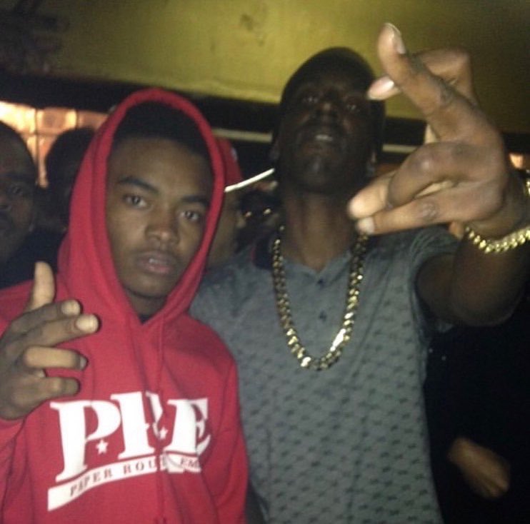 Jrizzip's tweet photo. #longlivedolph🐬
@YoungDolph
#longlivefrank https://t.co/oj7fwr6LJO