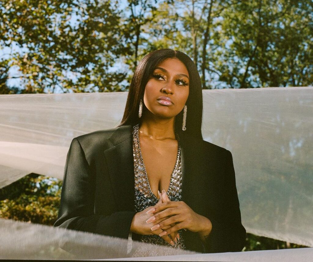 RatedRnB's tweet photo. Congratulations to Jazmine Sullivan on winning Best R&amp;B/Soul Female Artist. #SoulTrainAwards https://t.co/sJgDDjoQGX