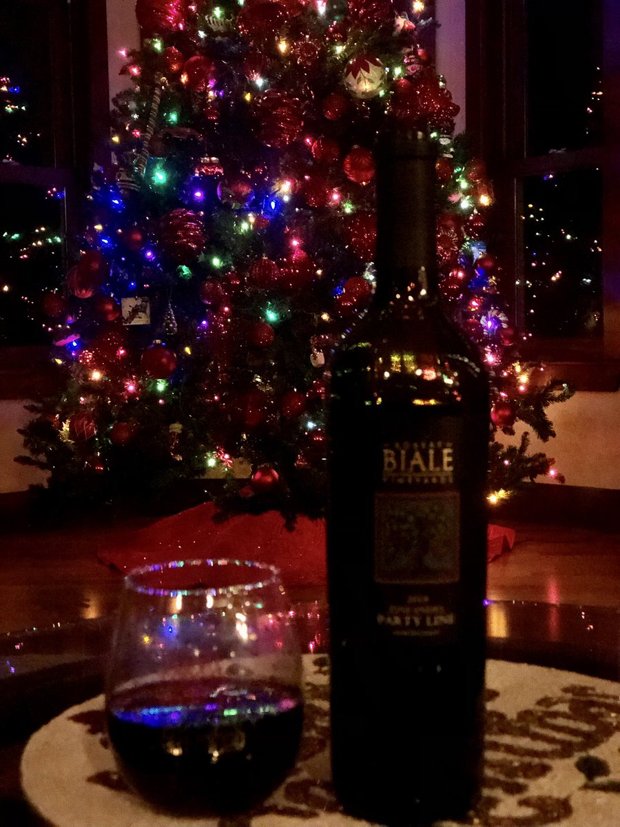MarlaMMM's tweet photo. Call the Party Line ( @BialeVineyards ) and tell everyone The Christmas Contest is on now with @candacecbure ! 🎄🍷 https://t.co/4KdQHdAll4