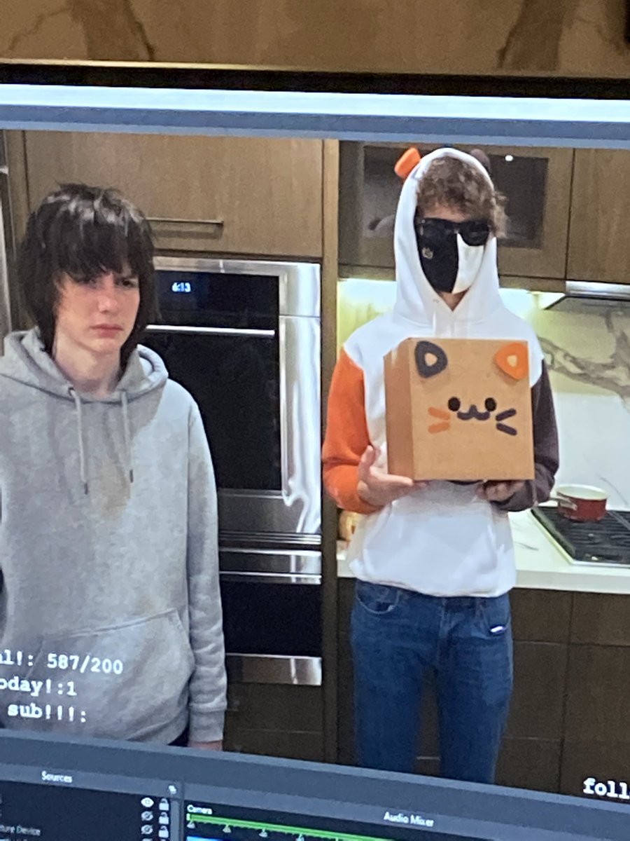 cuptoast's tweet photo. pancakes with ranboo! :3 i finally get them! https://t.co/WJcrmHp0rh https://t.co/hDq9DSNVLv