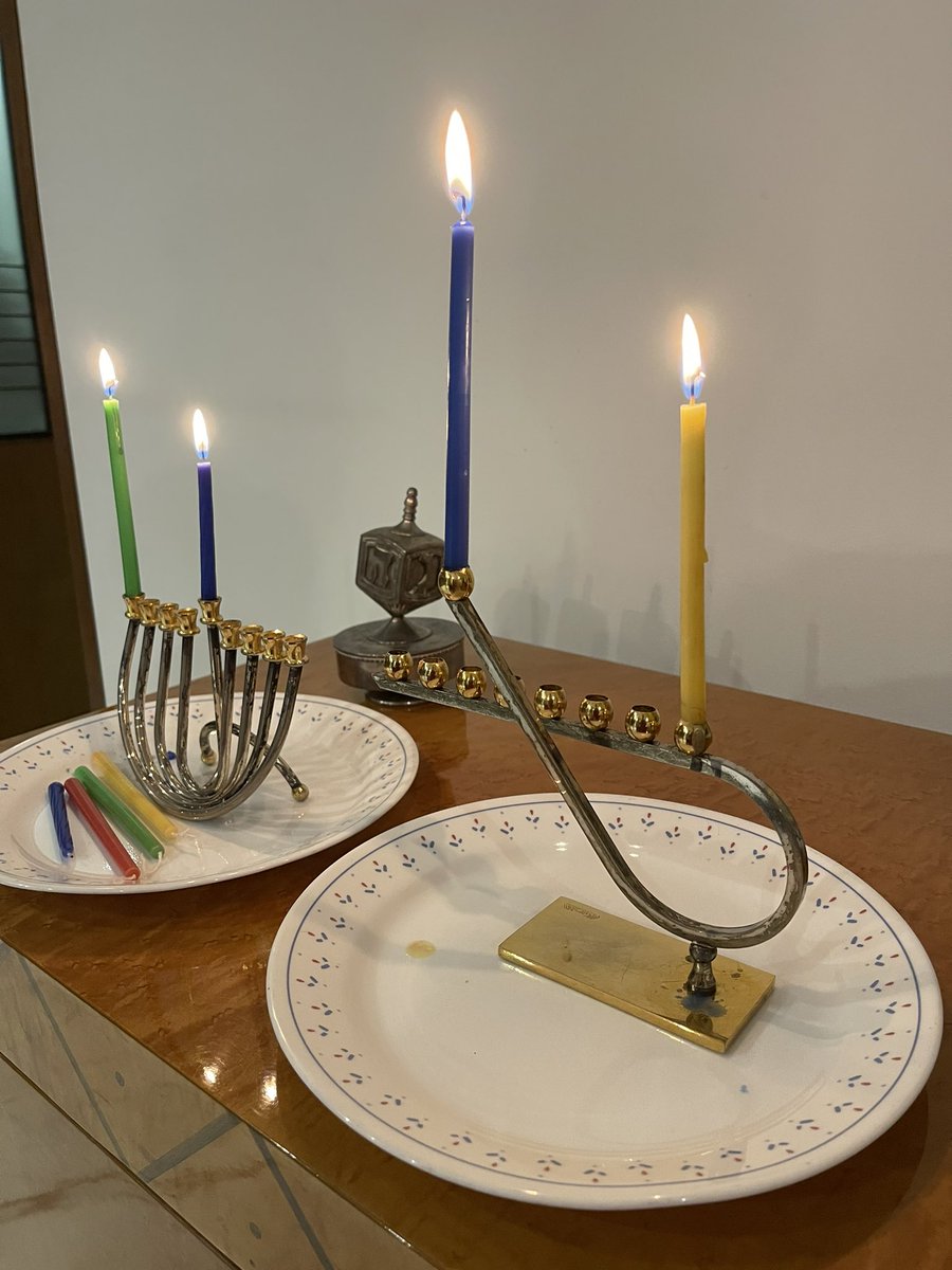 cathybekerman's tweet photo. Happy Hanukkah ✨ https://t.co/1VlAknTWua