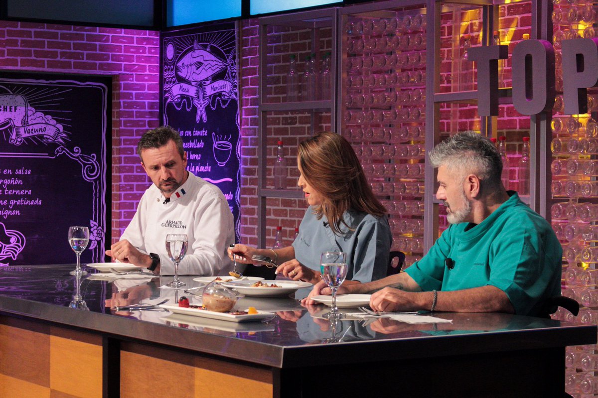 topcheftcs's tweet photo. Y hoy los participantes degustaran junto a los jueces los 9 platillos finales 🍽✨
.
.
.
#topcheftcs #topchefestrellas #topchefelsalvador https://t.co/CLol5CTlhU