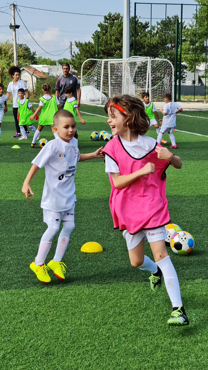 FRMPortugal's tweet photo. In our Clinics, joy, good mood and attitude are essential for the athlete's development and learning.  👌🏻 https://t.co/KgGBAXR8zG