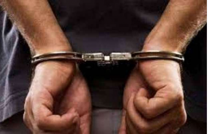 SaamanaOnline's tweet photo. वृद्ध महिलेची सोनसाखळी चोरणारा अटकेत
#goldchainthief #arrested  
https://t.co/UVeLzXlNde https://t.co/nWvx2ssizI