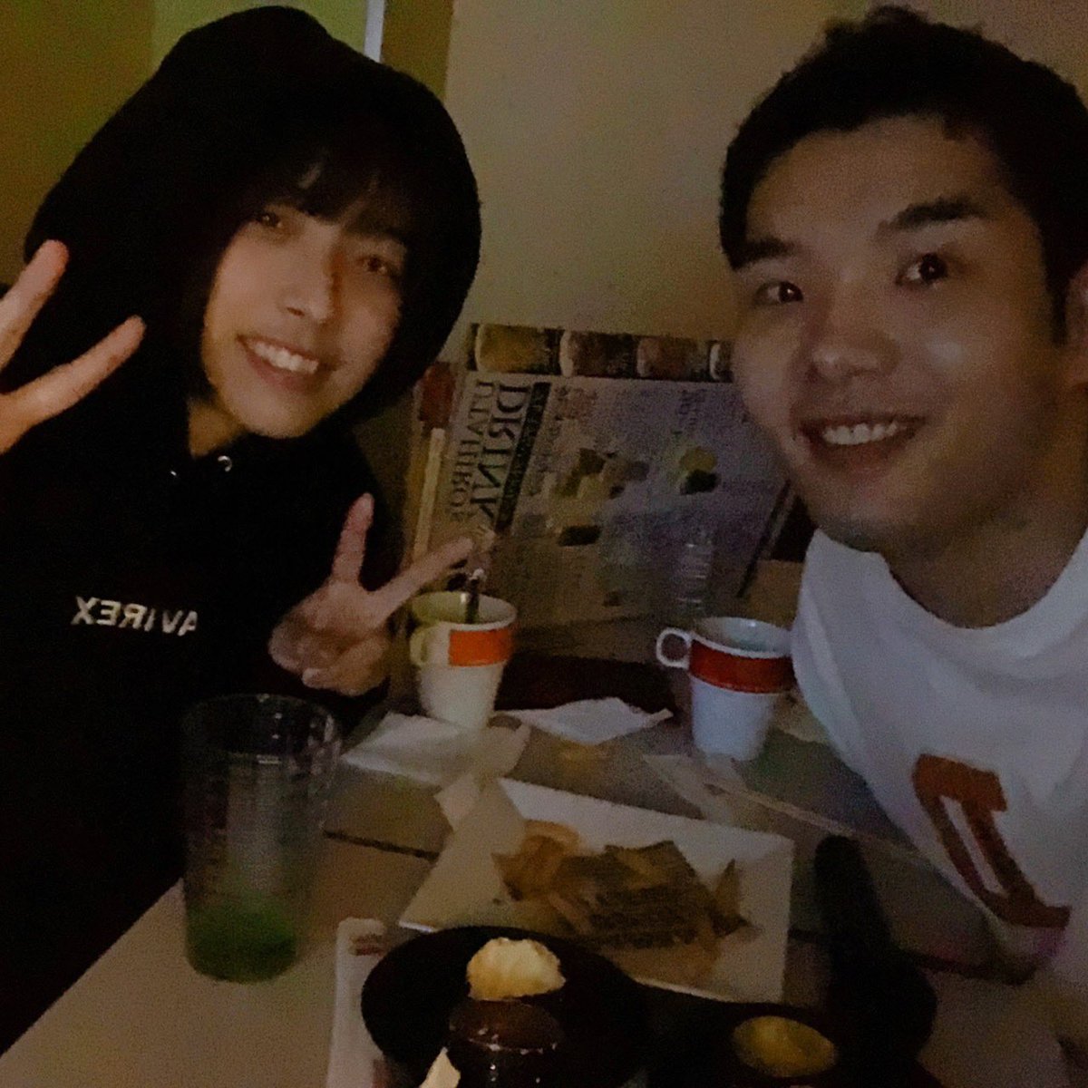 yuki__stretch's tweet photo. 昨日で最終日。
川で話してメンヘラ発動して🌀
聖蹟のイルミ見て🎄
カラオケ行って🎤
旅行して✈️
たくさん呑んで🍻
2年間だったけどたくさん思い出ありがとう。最高のお兄ちゃん👨‍👧
店長になっても土屋さんならやれるよ。ゆきが言うなら間違いない。
これからもずっとよろしく。👍
ゆきも頑張るよ。 https://t.co/afDvwyEgR1