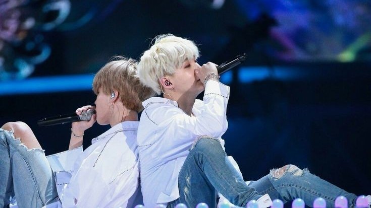 sujimgalIery's tweet photo. i believe in spring day yoonmin supremacy https://t.co/UaUPfENoLk