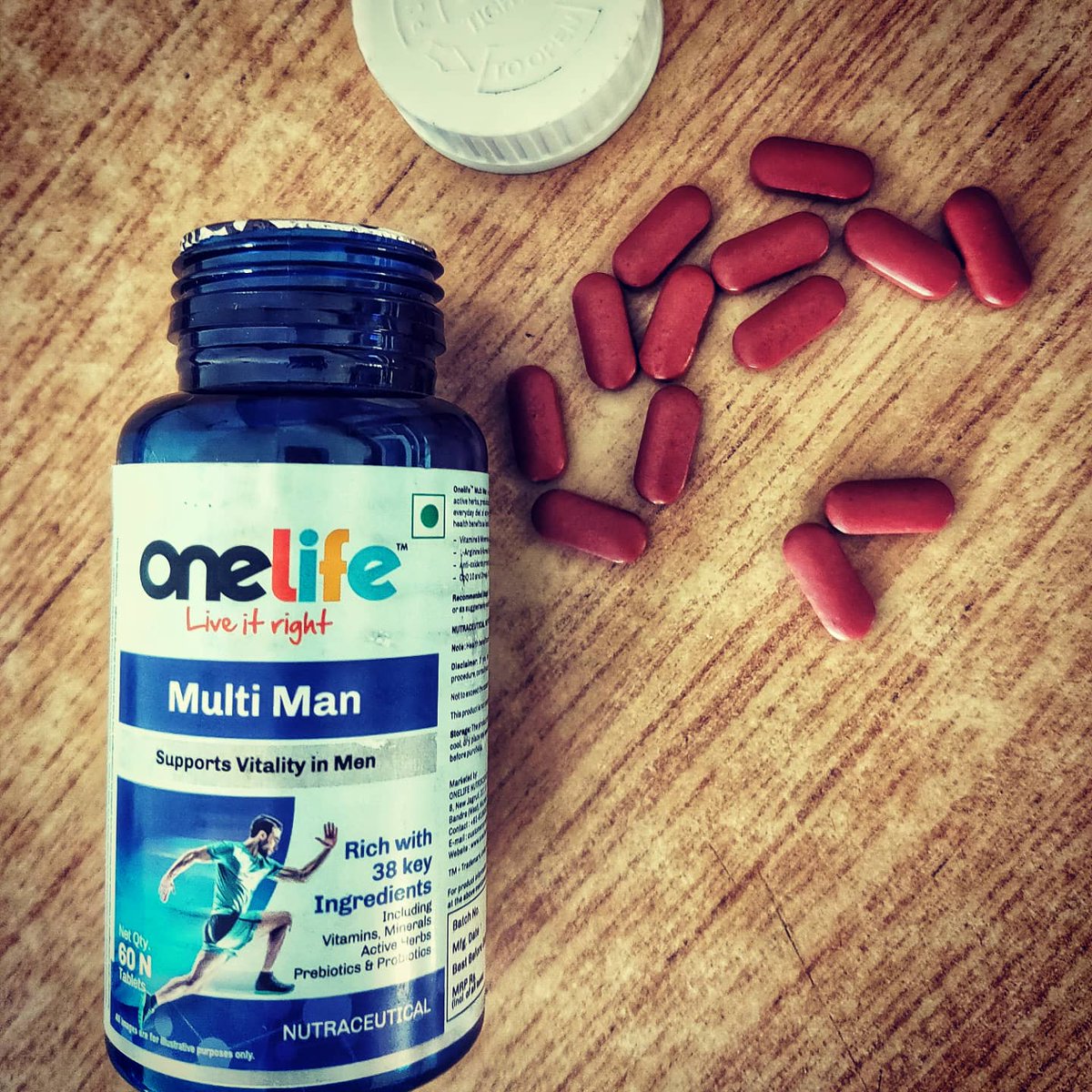 GayatriSharmaTS's tweet photo. Onelife MultiMan is a perfect blend of nature and science, rich in 38 key ingredients including, vitamins, minerals, active herbs, omega 3 fats, antioxidants, pre & probiotics.
#onelifeindia #LiveItRight #multivitamins #immunity #health @OneLife_IN https://t.co/yZX9Gete2K