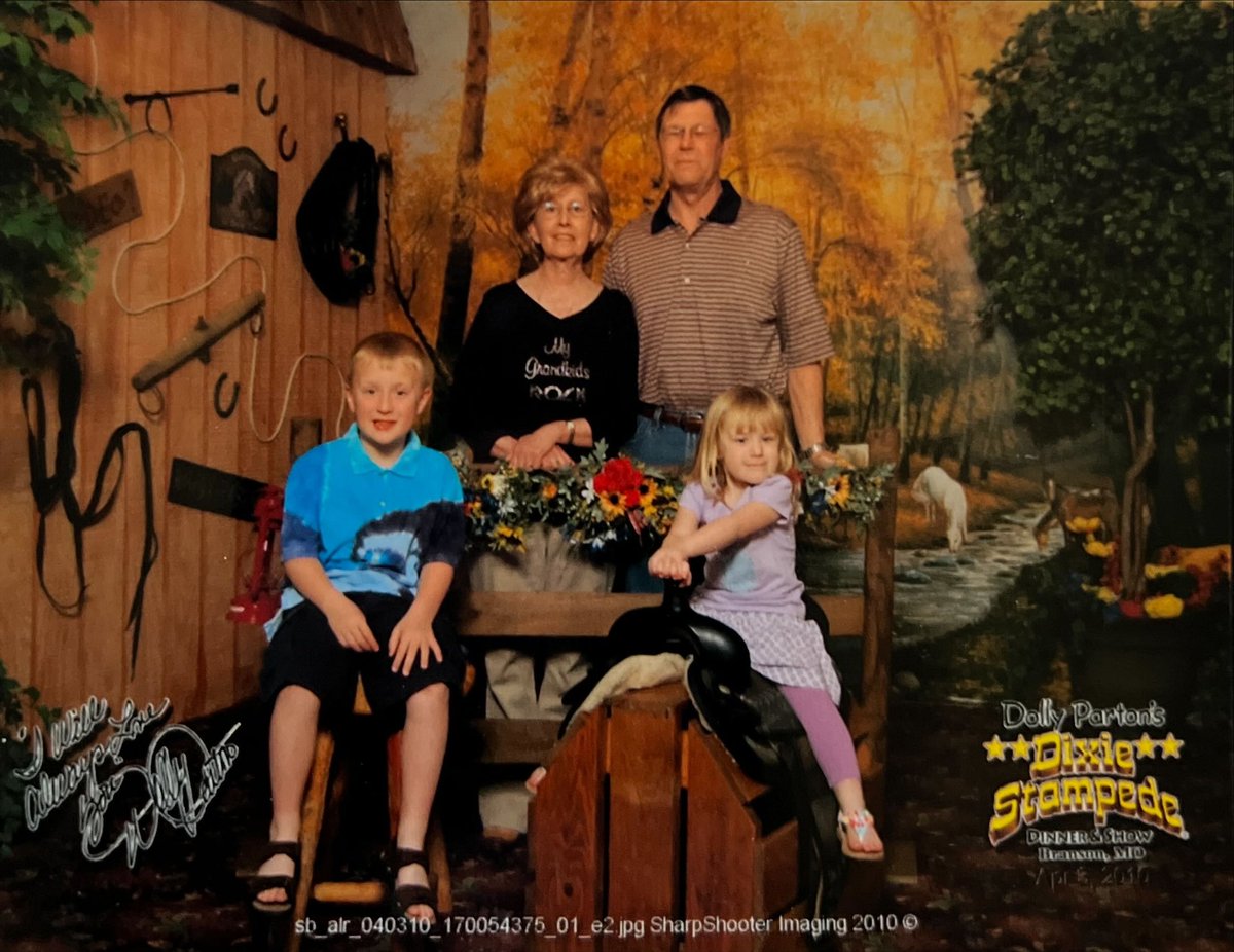 CassmeyerCody's tweet photo. Today’s always a rough day but especially this year because you’re missing all the Senior Year festivites. Love you Grandma Linda and keeping watching from above! Hope Im making you proud! #AngelFromAbove #11Years @jmcassm https://t.co/tGAbudq4oO