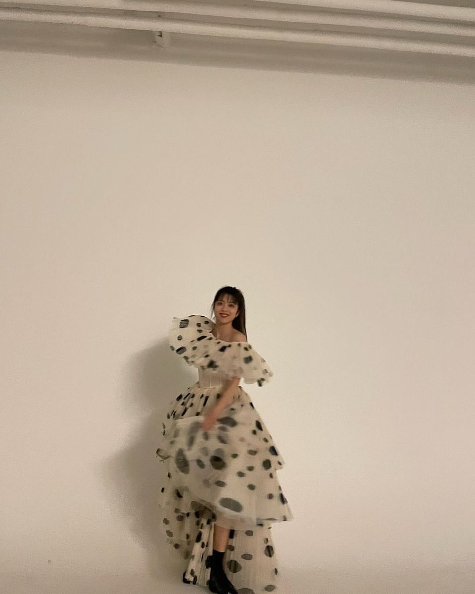 big dress tiny suyeon