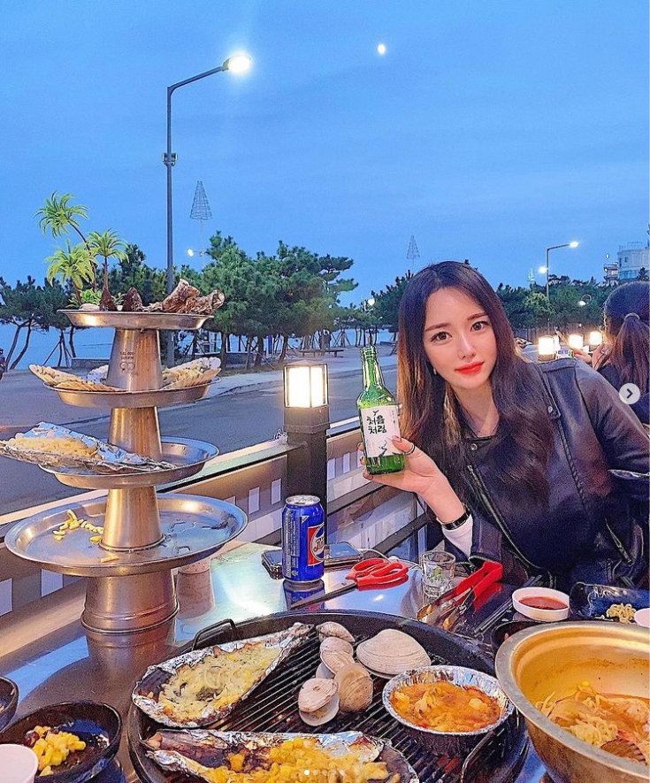 clreosphons's tweet photo. 분위기에 취해부럿다 💫
술이 달다 달아 ..
3병 클리어 .. 물론 둘이서 ..
어제 이후로 조개는 당분간 생각도 안날듯 ..

#강릉여행 #조개구이 #조개구이맛집 #조개구이🐚 #바다앞에서 #야경 https://t.co/EG3CeMUbGD