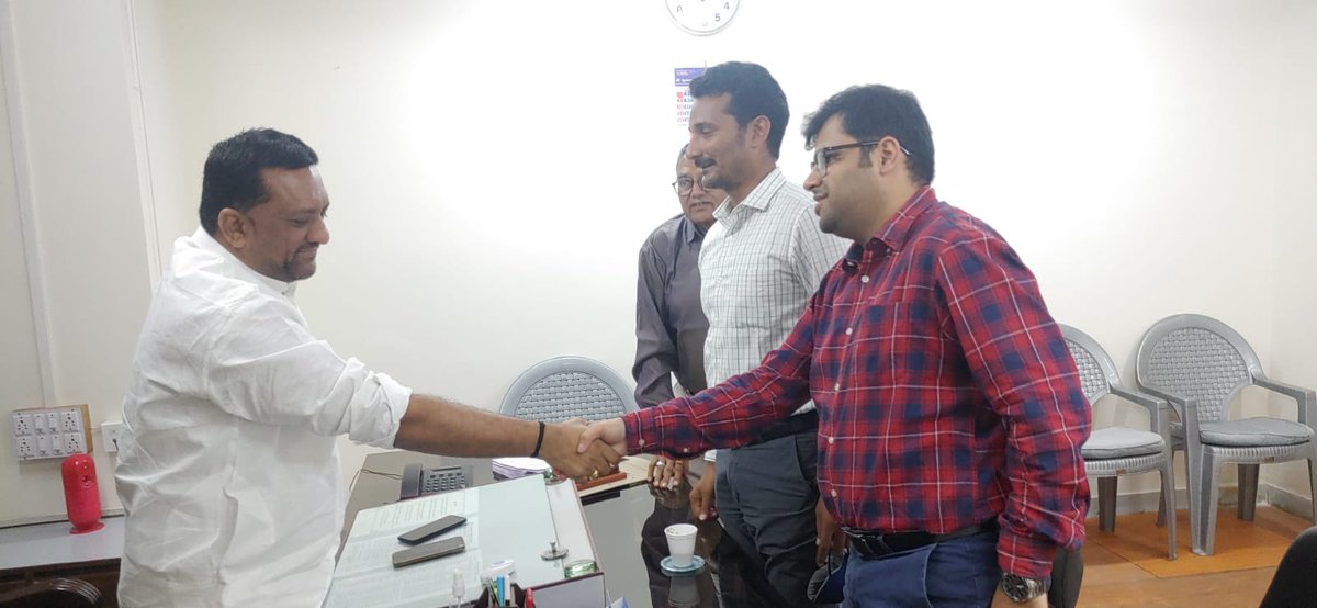 Kiritbhai_Patel's tweet photo. આજ રોજ જૂનાગઢ જિલ્લા સહકારી બેંક લી. @JDCCBank  મેઇન  બ્રાન્ચ ખાતે નાબાર્ડ ના ઇન્સ્પેકટિંગ ઑફિસર શ્રી નીરજકુમાર સિંગ સાહેબ ની ઉપસ્થિતિમાં બેન્કના ઇન્સ્પેકસન બાબતે ચર્ચાઓ કરી માહિતી મેળવેલ હતી.
#JDCCBank  #Junagadh https://t.co/jVkTX8knd6