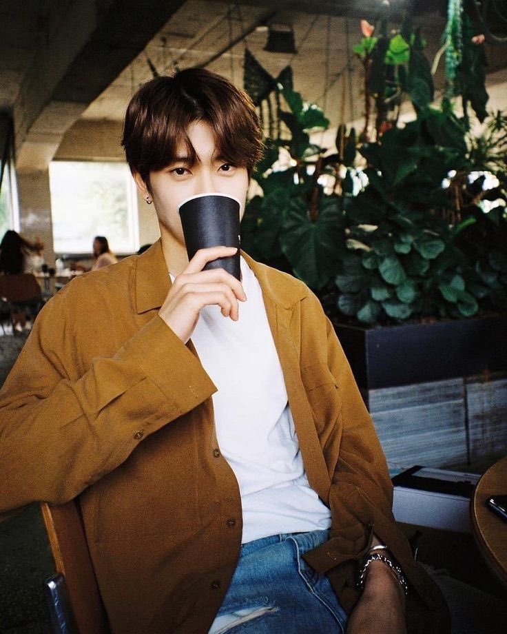 JMY00X's tweet photo. hey hey my j. #JLAYLIST https://t.co/BBB3eiEmsm