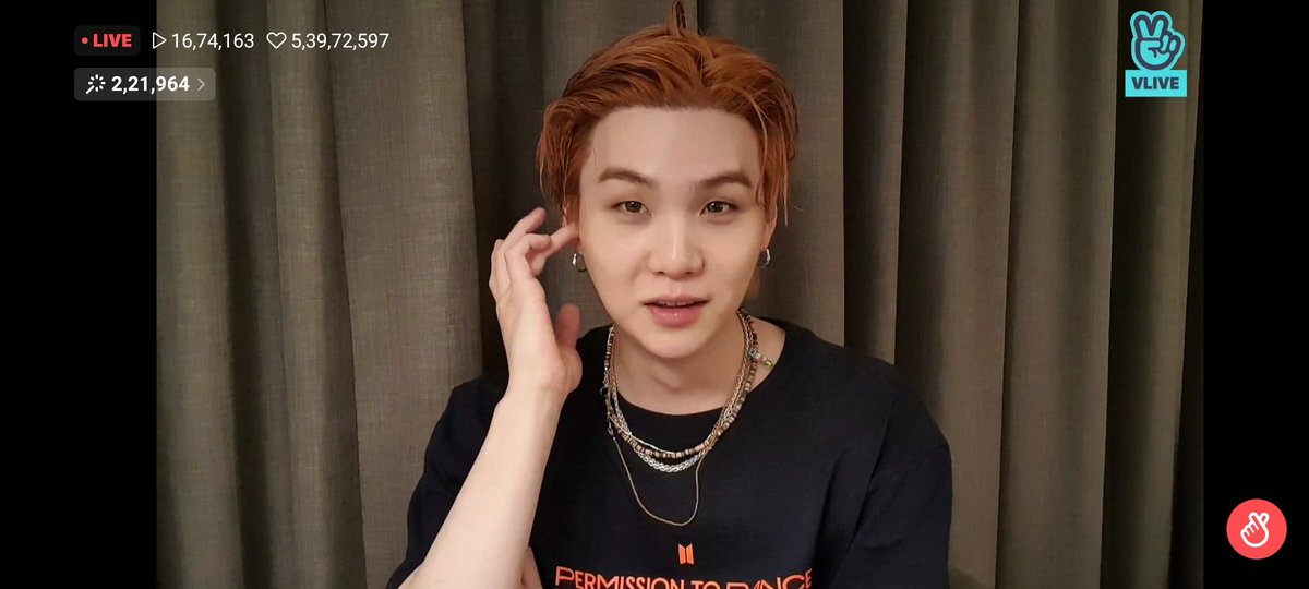 peachy_taetae_'s tweet image. BTS LIVE 🔴
YOONGI LIVE
SUGA LIVE
#PTD_ON_STAGE_LA 
#BTS_LIVE