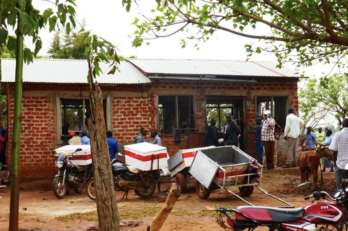ZoonoticDisease's tweet photo. With the rains starting late in East Africa, awareness of the dynamic epidemiology of tick-borne diseases is key

Highlighted in our latest collaborative publication @BMC_series #BMCVetRes

https://t.co/b9rNInruUR

@chiffchicharito @icipe @ILRI @UPTuks @LivUni_IVES @DAAD_Germany https://t.co/hSmg0FG2LH