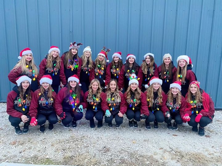 MorrisCheer's tweet image. Home for the Holidays in our beautiful town! We had a blast hanging out with Santa last night! 🎅🏼 ❤️💚