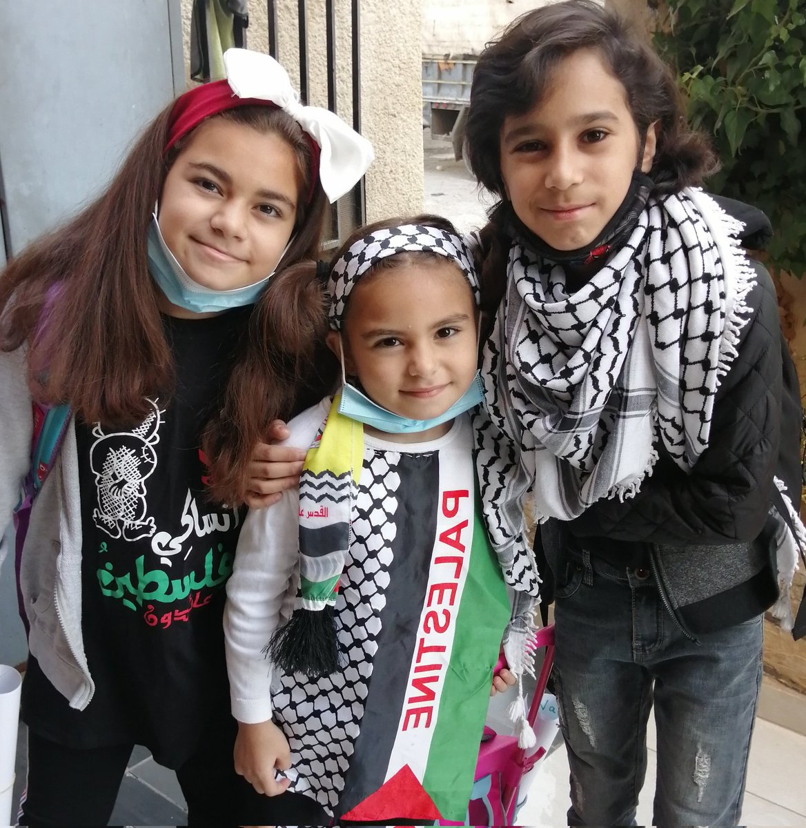 fatenka28786246's tweet photo. يوم التضامن مع الشعب الفلسطيني ✌️ ✌️
@AhmadFallous
@makdawhaschool https://t.co/NazpUhrs9y